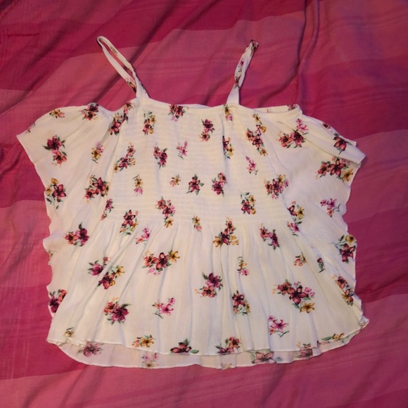 Cute summery top - Picture 1 of 3